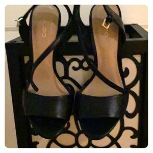 Block-high heel shoes